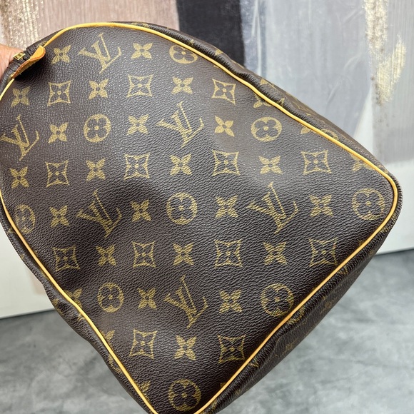 🌵Authentic Louis Vuitton Keepall 45 in Monogram🌵 - Picture 9 of 15